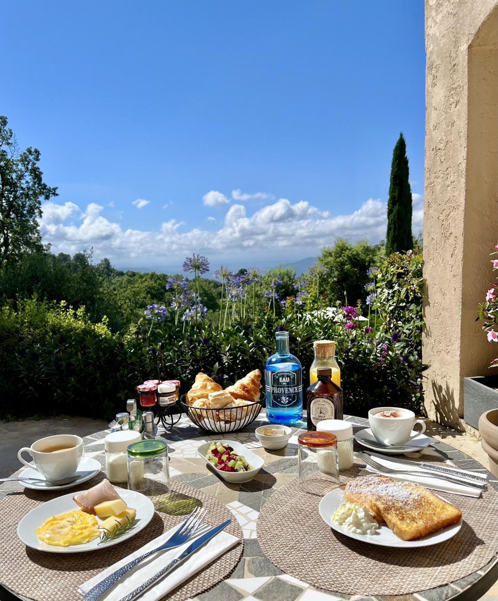 Les Hauts De La Riviera Кабри Екстериор снимка